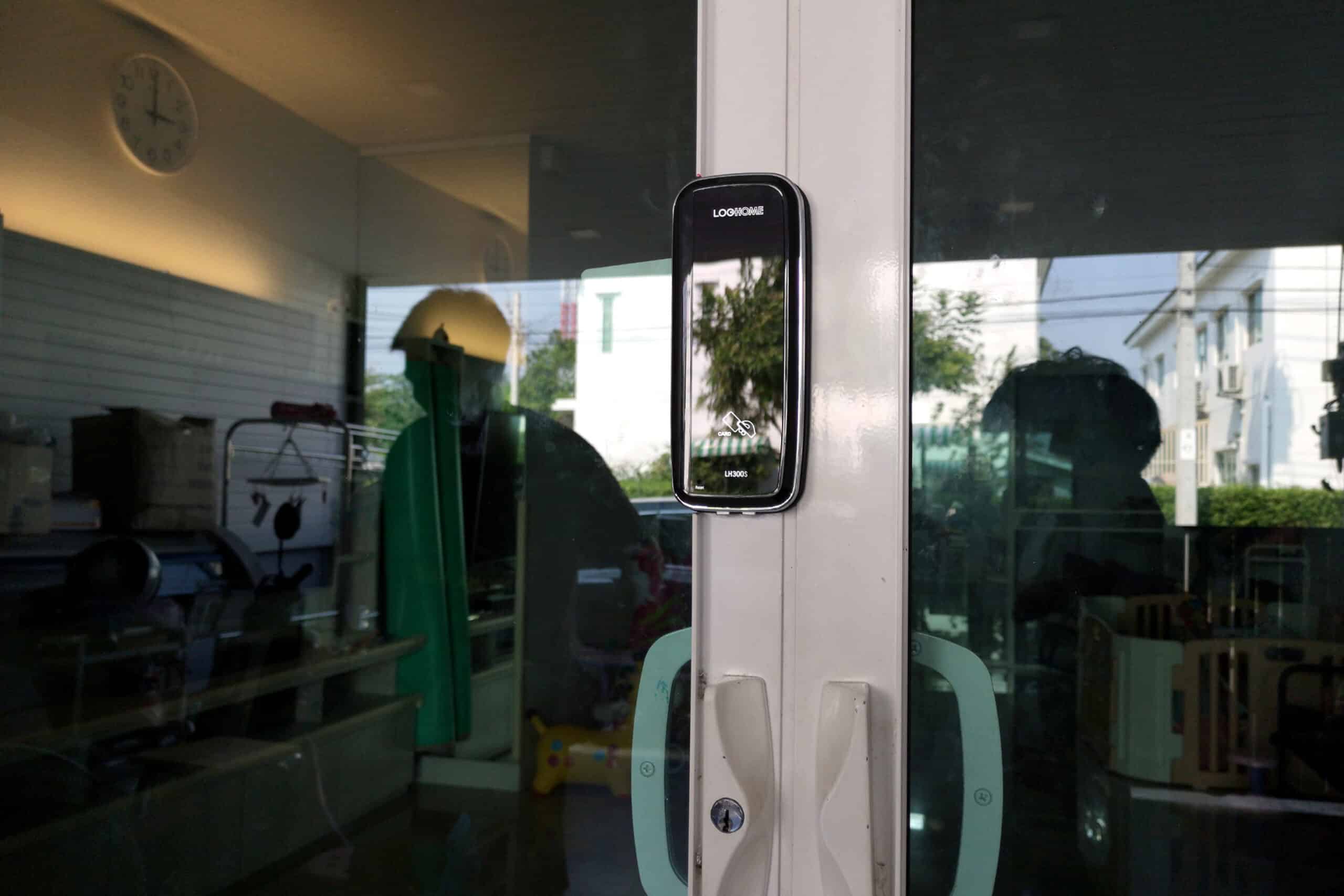 Digital Door Lock ยี่ห้อไหนดี