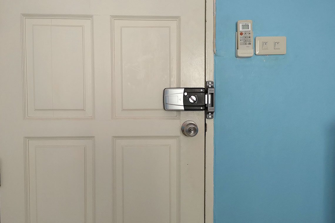Digital Door Lock ยี่ห้อไหนดี