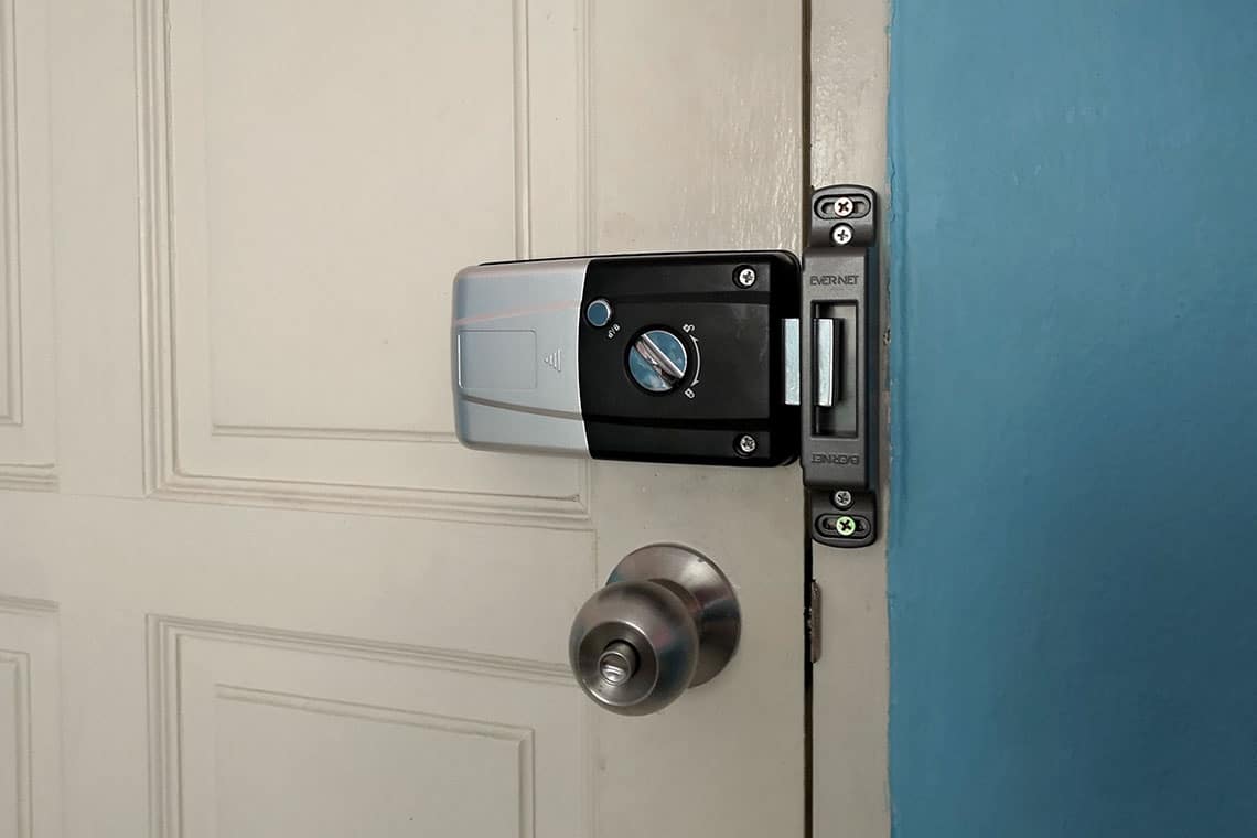 Digital Door Lock ยี่ห้อไหนดี