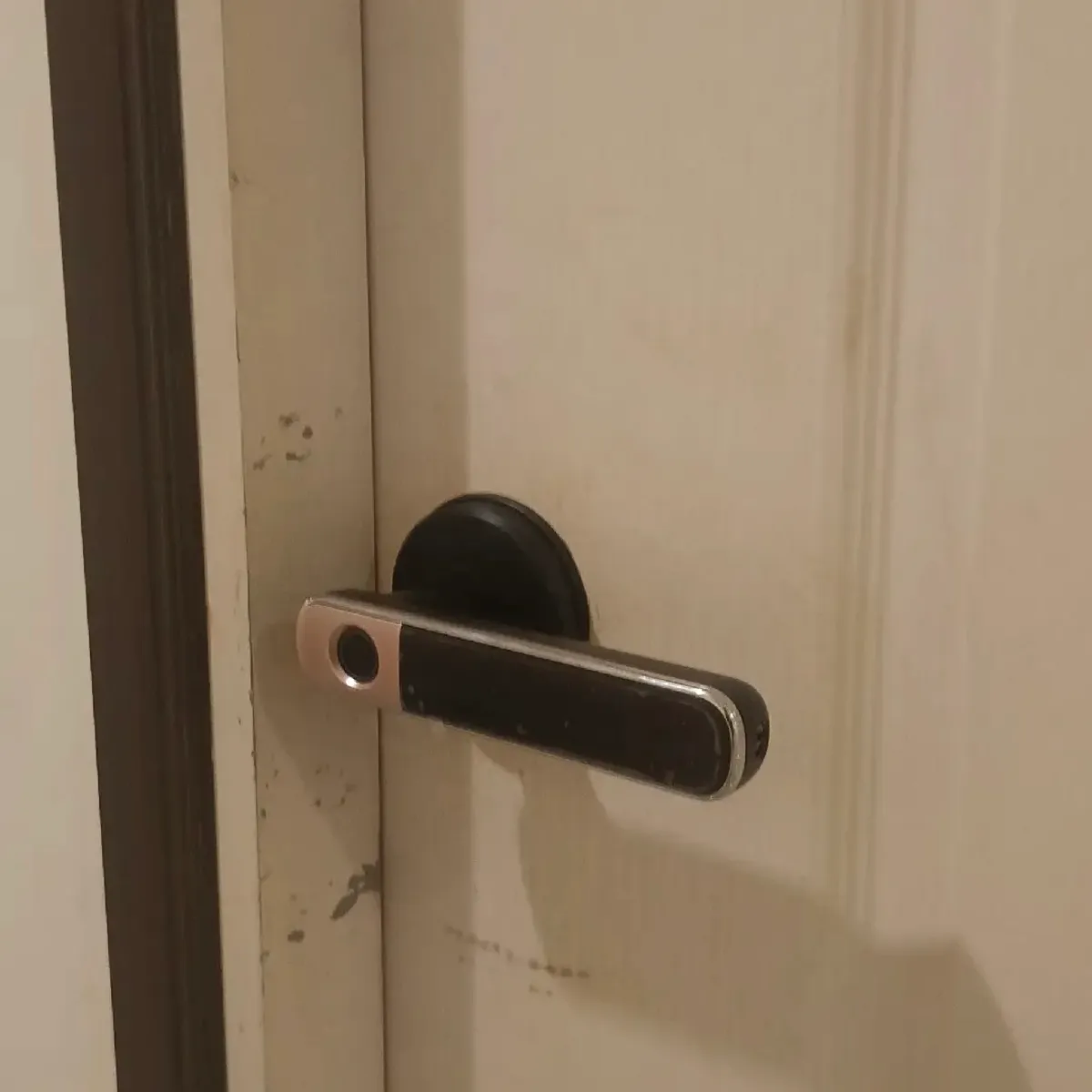 กลอนประตูดิจิตอล WoodyLock รุ่นก้านโยก